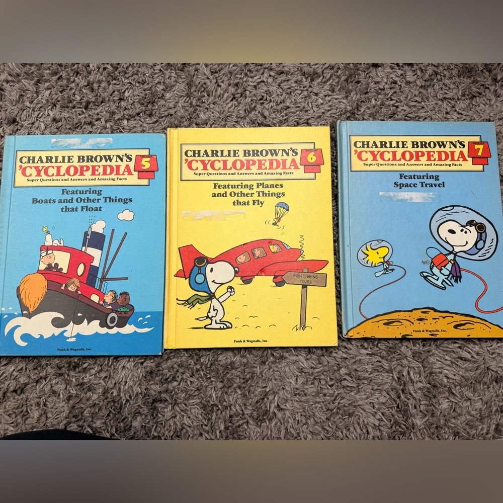 VTG 1981 - Charlie Brown's Cyclopedias #1-3 and 5-15 - Picture 4 of 10